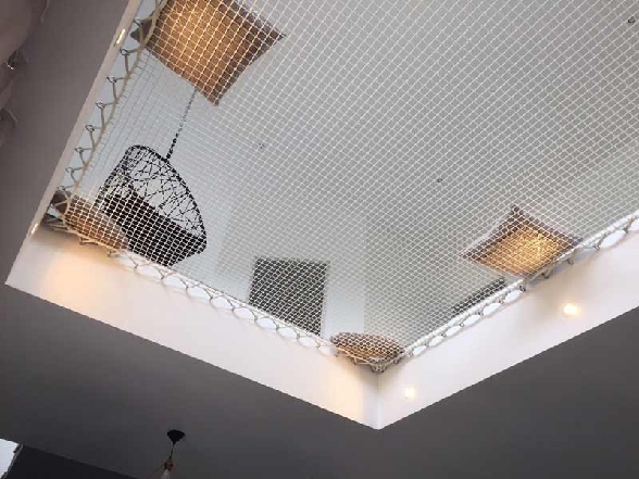 Installazione rete di sicurezza per interno