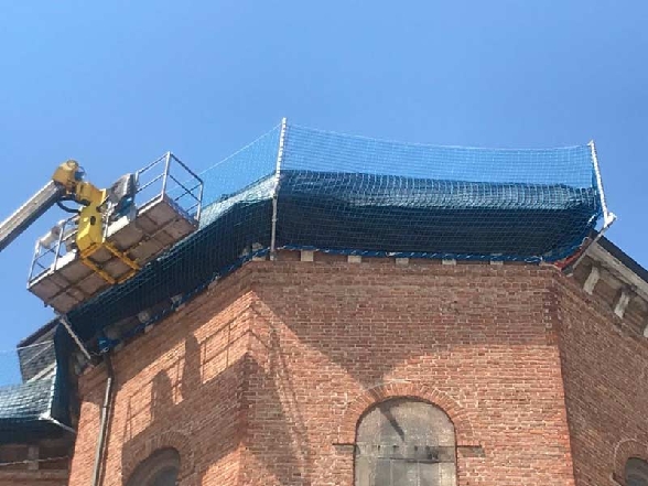 Installazione parapetti in rete Chiesa Madone