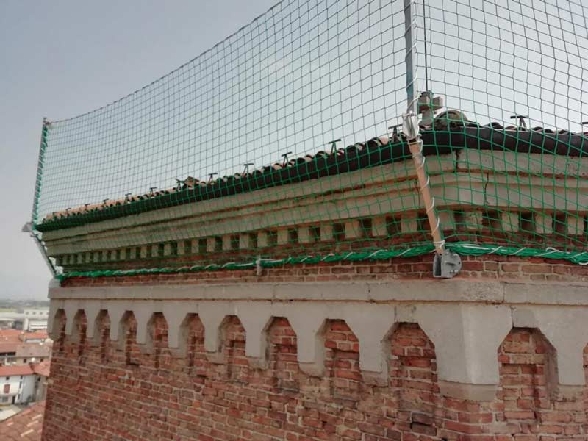 Installazione parapetti in rete Chiesa Madone