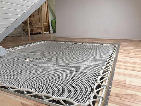 Installazione rete di arredo per interno
